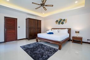 Tropical 3BR Pool Villa Amaya in Kamala