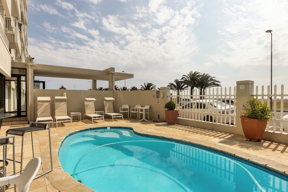 Mouille Point Studio Including Welcome Basket