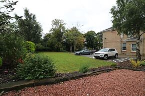 Linden Cottage Room 1 - Airdrie