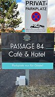 Passage 84 - Hotel & Café