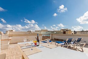 Naduri Beautiful Gozitan Villa Pool