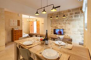 Naduri Beautiful Gozitan Villa Pool