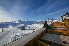 Paradiso Ski in - Ski out Mt 50
