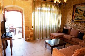 Villeleynah Amazing Gozitan Villa Pool