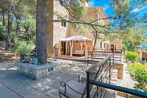 Es Pinar in Alar With 4 Bedrooms and 4 Bathrooms