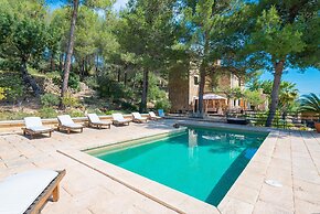 Es Pinar in Alar With 4 Bedrooms and 4 Bathrooms