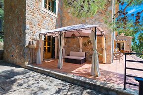 Es Pinar in Alar With 4 Bedrooms and 4 Bathrooms