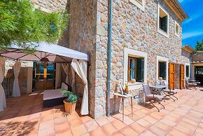 Es Pinar in Alar With 4 Bedrooms and 4 Bathrooms