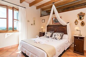 Es Pinar in Alar With 4 Bedrooms and 4 Bathrooms