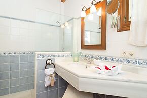 Es Pinar in Alar With 4 Bedrooms and 4 Bathrooms