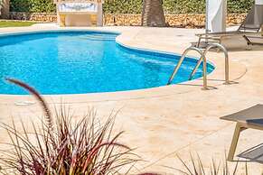 Villa Mila in Sant Llu s