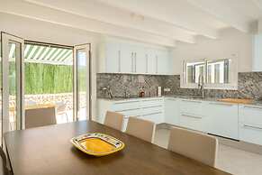 Villa Mila in Sant Llu s