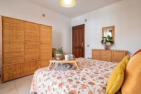 Sardinia RE - Lilium Central Flat