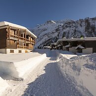 Chalet Dava La Via ski in ski out