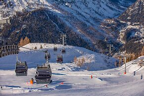Chalet Dava La Via ski in ski out