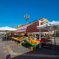 Le Magenta in Nice With 1 Bedrooms and 1 Bathrooms