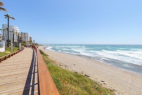 Puerta Del Mar Beachfront And Pool