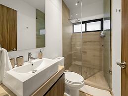23Gh3 2BR 2.5 Baths with a Private Patio