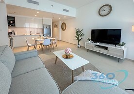 Downtown Views 1 BR Apartment high floor