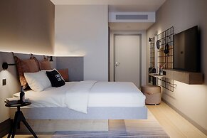 Moxy Cork