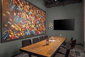 Moxy Cork