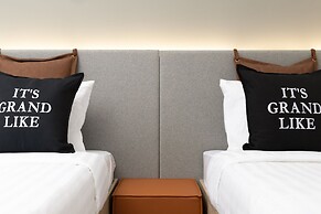 Moxy Cork