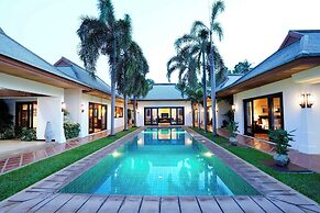 Miskawaan Beachfront Villas