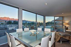 Bay View Condo by Staysouth