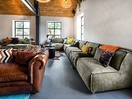 Luxe Lodge Near Schaijk