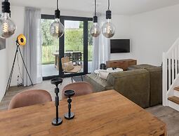 Villa by Lake Veere With Sauna