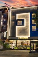 Signature Hotel