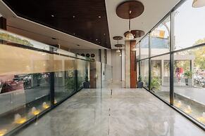 Signature Hotel
