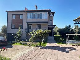 Alida Home