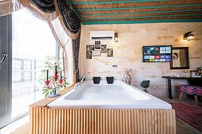 Abra Stone House
