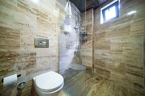 Abra Stone House