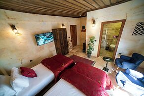 Abra Stone House