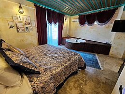 Abra Stone House