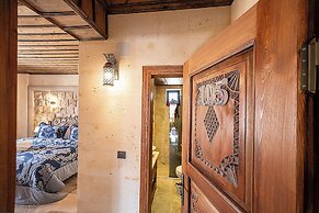 Abra Stone House