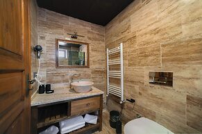 Abra Stone House