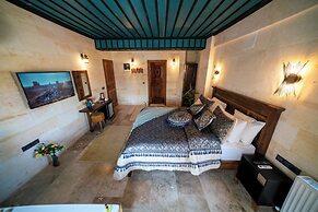 Abra Stone House