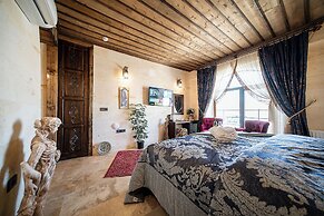 Abra Stone House