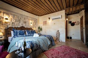 Abra Stone House