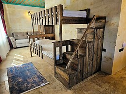 Abra Stone House