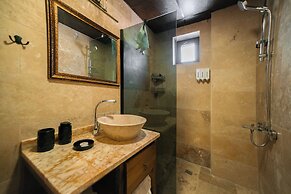 Abra Stone House