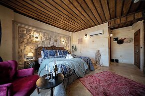 Abra Stone House
