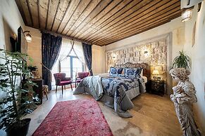 Abra Stone House