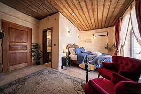 Abra Stone House