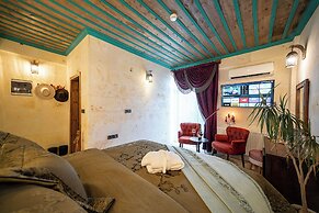 Abra Stone House