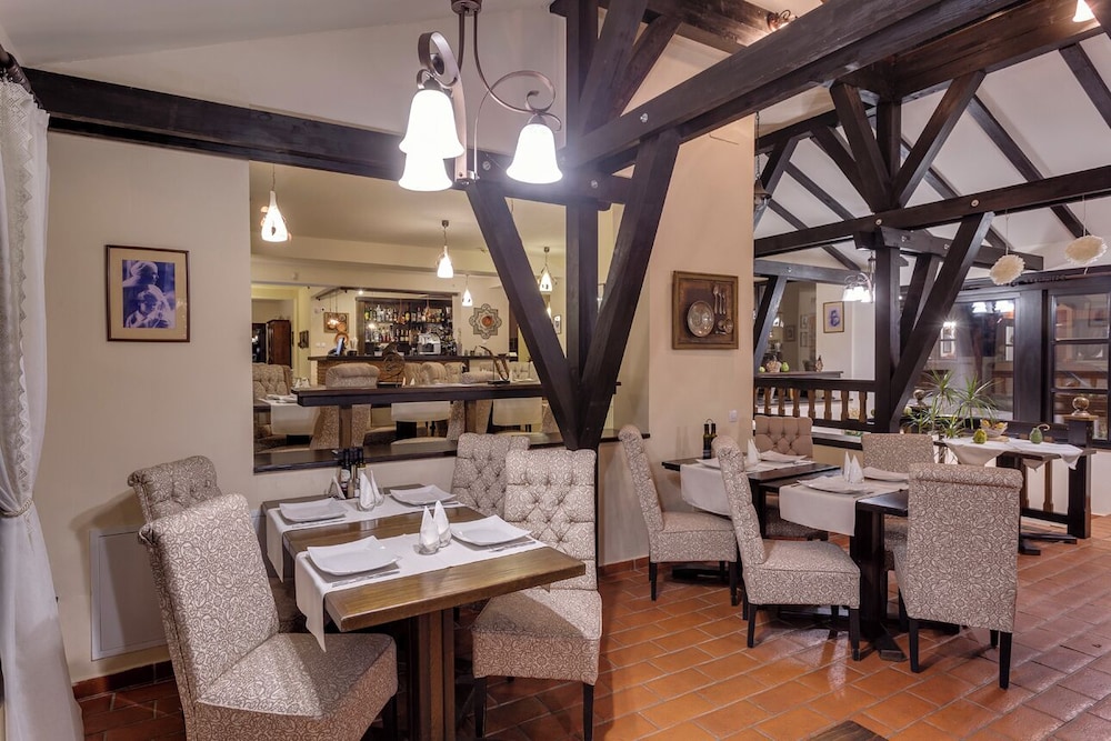 Casa Din Bran-Inn Center