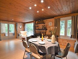 Cozy Chalet With Barbecue